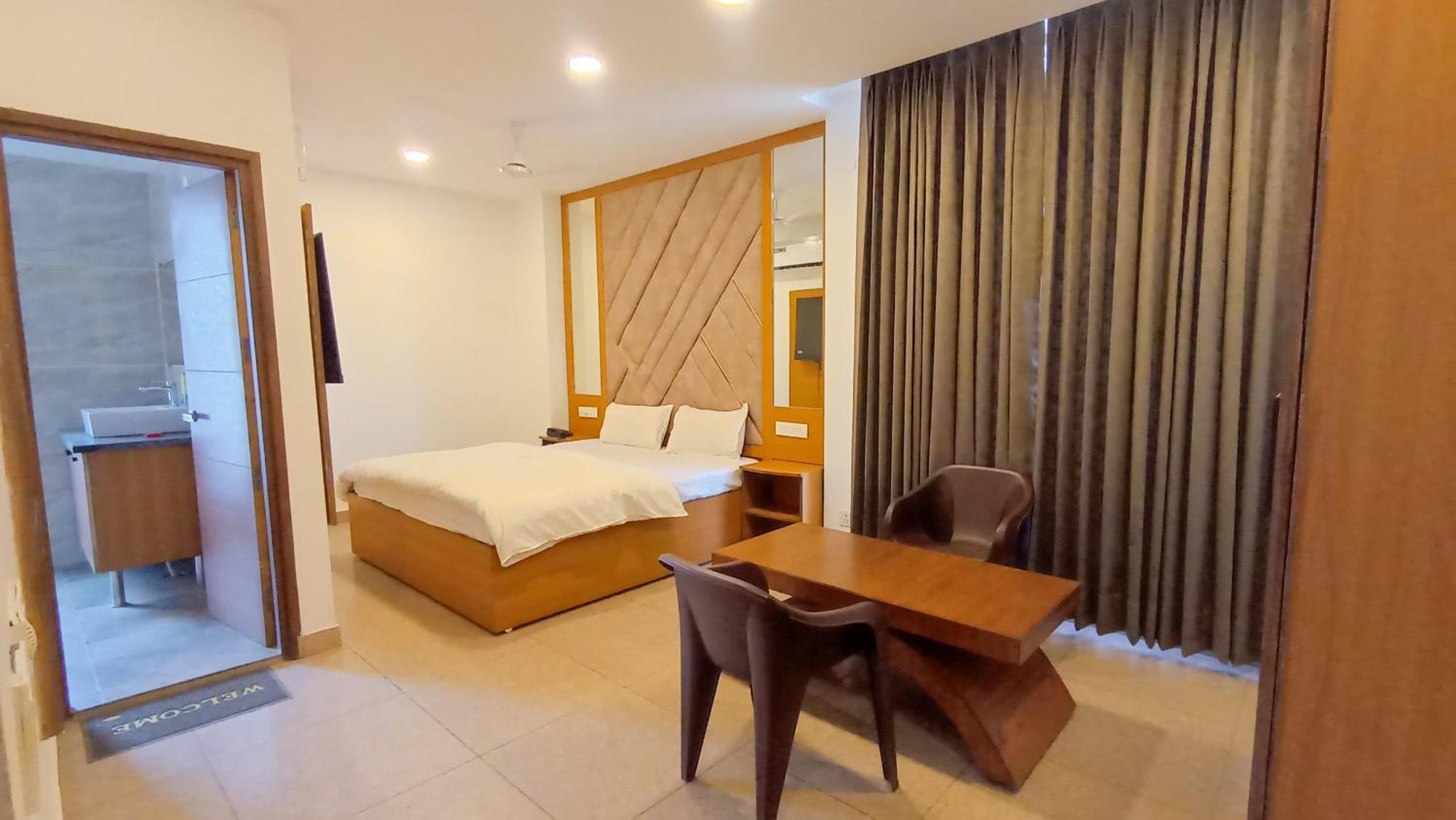 Hotel Lake View Chandigarh Phòng bức ảnh